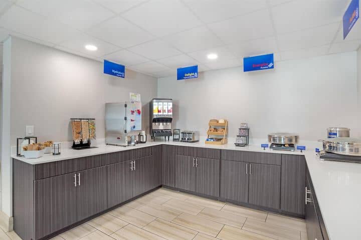 Breakfast area