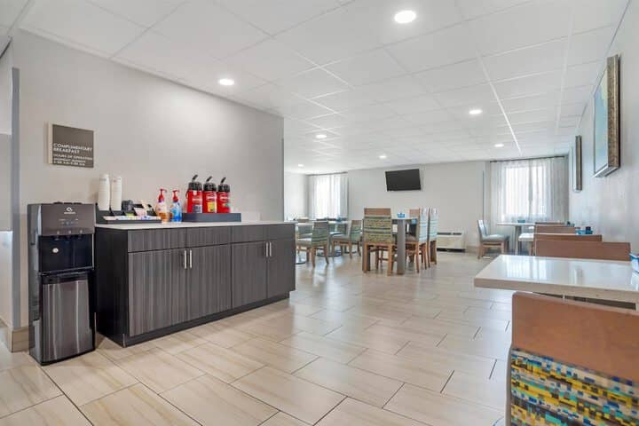Breakfast area
